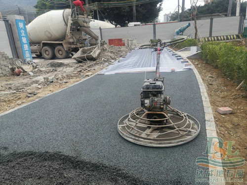 南沙金州涌透水混凝土項目施工中